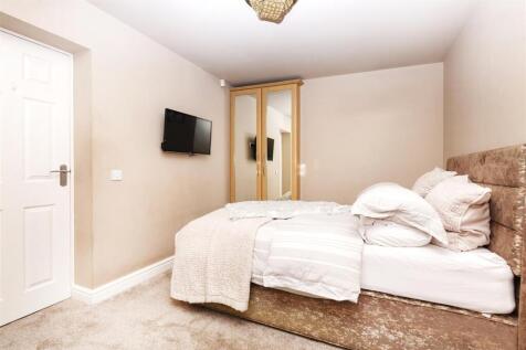 Bramleys Estate Agents - Dewsbury Road - Elland (1