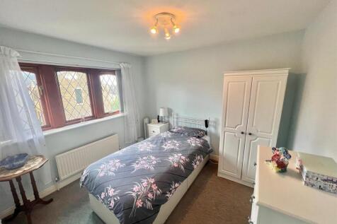 bedroom2.jpg