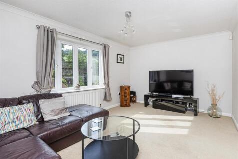 Bramleys Estate Agents - High Bank Close - Elland 