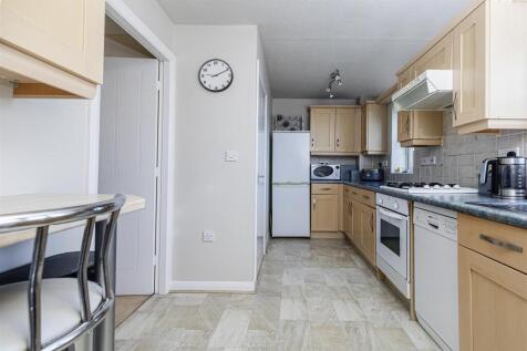 Bramleys Estate Agents - High Bank Close - Elland 