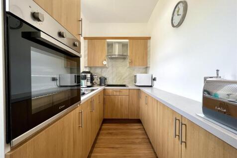 Bramleys Estate Agents - Thorn View - Elland (6).j