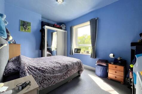 Bramleys Estate Agents - Thorn View - Elland (13).
