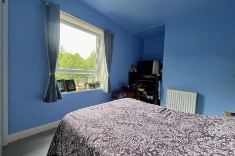 Bramleys Estate Agents - Thorn View - Elland (17).