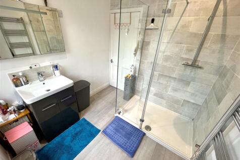 Bramleys Estate Agents - Thorn View - Elland (20).