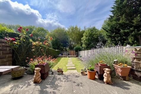 Bramleys Estate Agents - Thorn View - Elland (11).