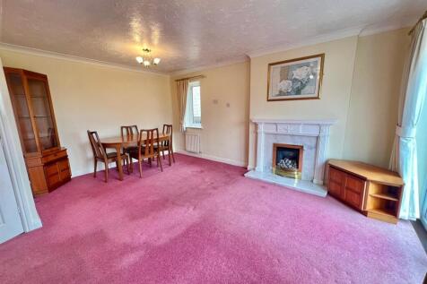 Bramleys Estate Agents - Badget Hill - Rastrick (1
