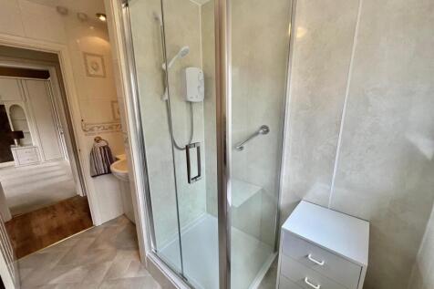Bramleys Estate Agents - Badget Hill - Rastrick (5