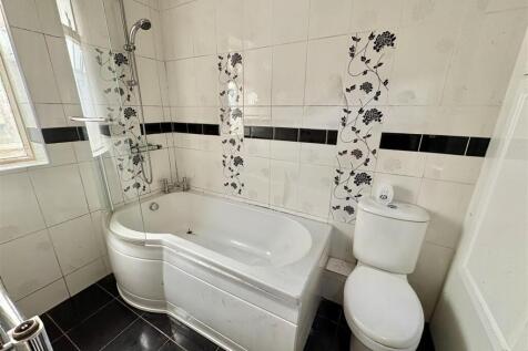 Bramleys Estate Agents - Auction - Bankfield Garde
