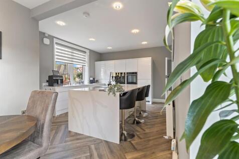 2 Linden Road, Elland 15_297.jpg