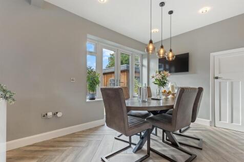 2 Linden Road, Elland 18_297.jpg