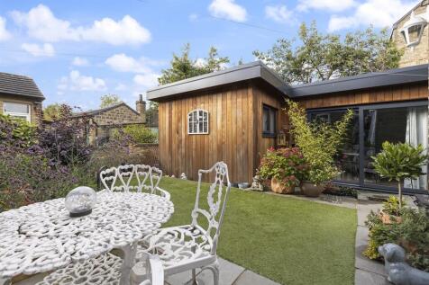 2 Linden Road, Elland 35_297.jpg