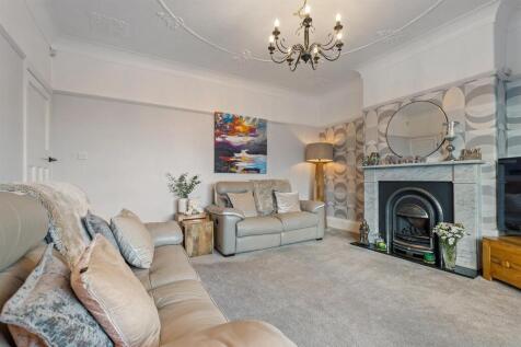 2 Linden Road, Elland 11_297.jpg