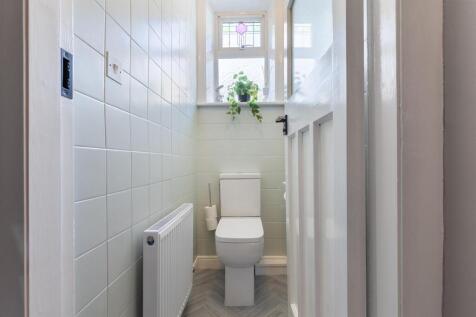 2 Linden Road, Elland 24_297.jpg