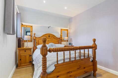 2 Linden Road, Elland 39_297.jpg