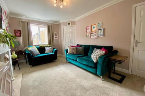 Bramleys Estate Agents - School Yard View - Halifa