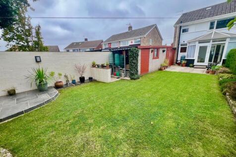 Bramleys Estate Agents - The Drive - Hipperholme (