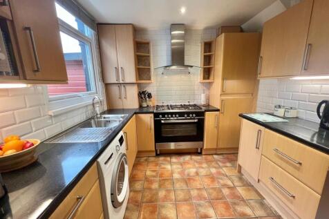 Bramleys Estate Agents - The Drive - Hipperholme (