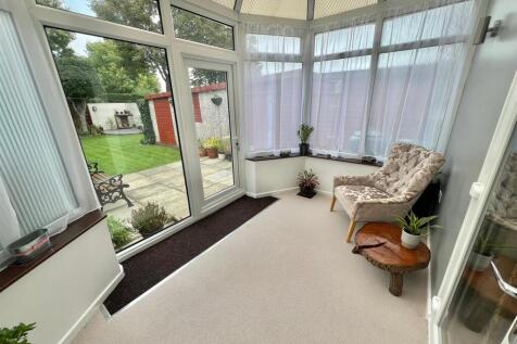 Bramleys Estate Agents - The Drive - Hipperholme (