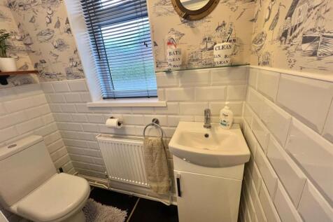 Bramleys Estate Agents - The Drive - Hipperholme (