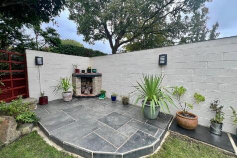 Bramleys Estate Agents - The Drive - Hipperholme (