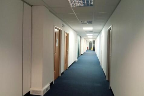 P222664_Southpoint House Crawley 7.jpg