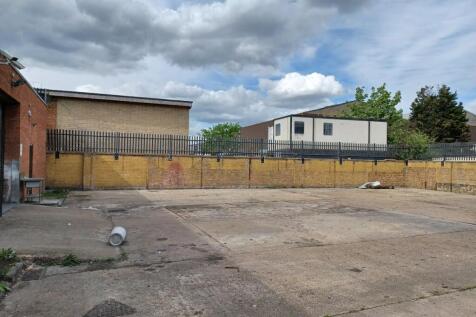 Rear Courtyard.jpg
