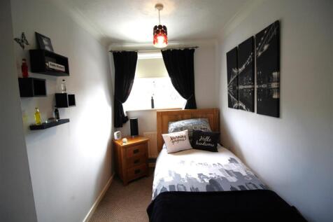 bedroom2.JPG