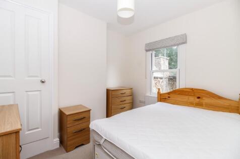 Rear bedroom