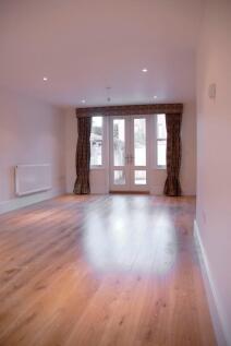 Sitting/dining room