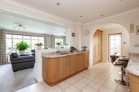 23 Chantry Avenue-HR9.jpg