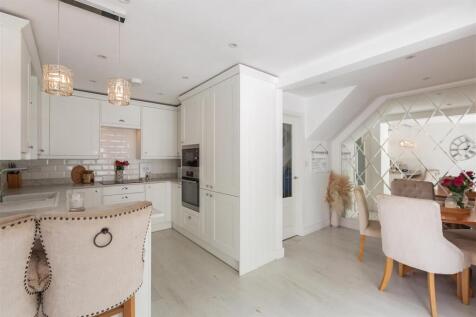 Kitchen/Breakfast Area