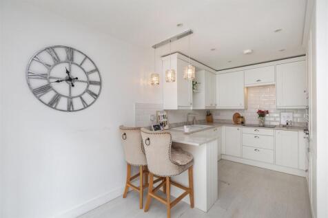 Kitchen/Breakfast Area