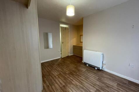 Bedroom other aspect.jpg