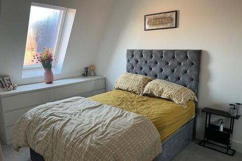 32 Manor Gardens photo 3.jpg