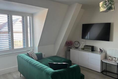 32 Manor Gardens photo 11.jpg