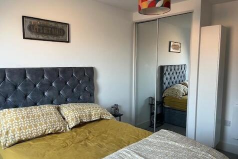 32 Manor Gardens photo 4.jpg