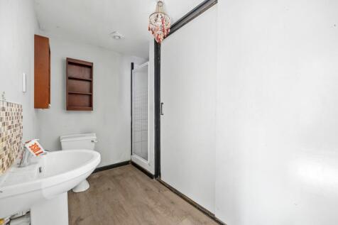 Annex shower room