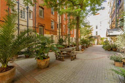 Couryard Communal