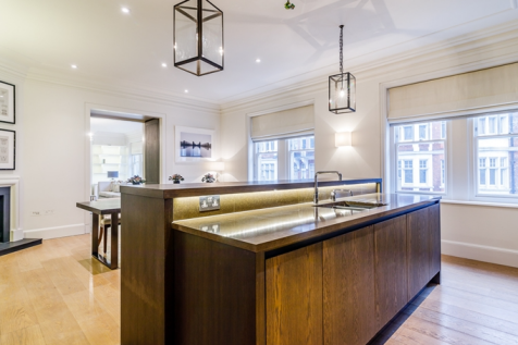 Kitchen/Dining Area