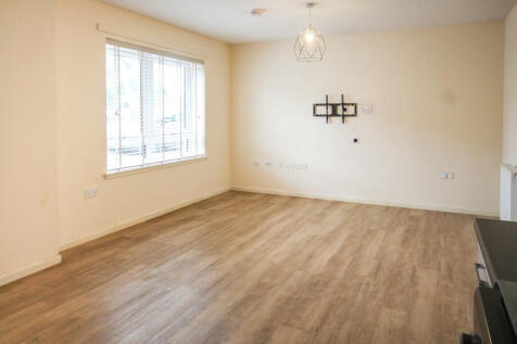 12 Balmoral - Red...