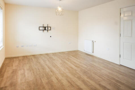 12 Balmoral - Red...