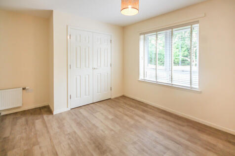 12 Balmoral - Red...