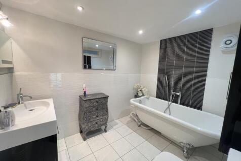 En-suite Bathroom