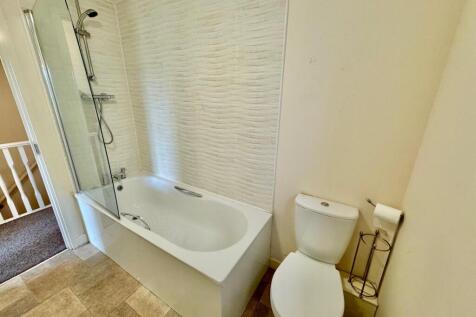BATHROOM/W.C.