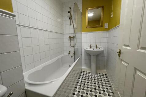 BATHROOM/W.C.