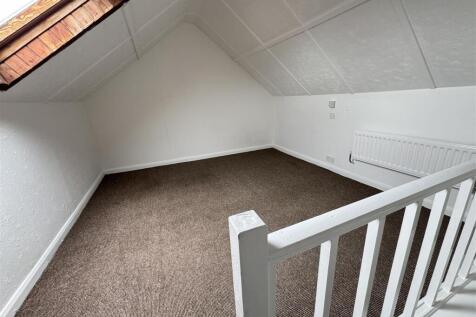 ATTIC ROOM
