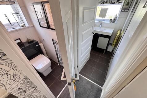 SHOWER ROOM &amp; WC