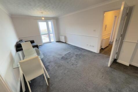 LOUNGE/DINING