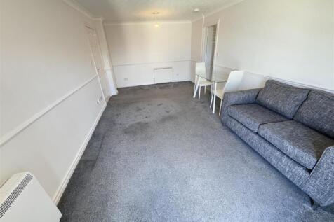 LOUNGE/DINING