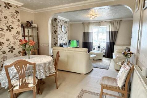 Sitting/Dining Area 
